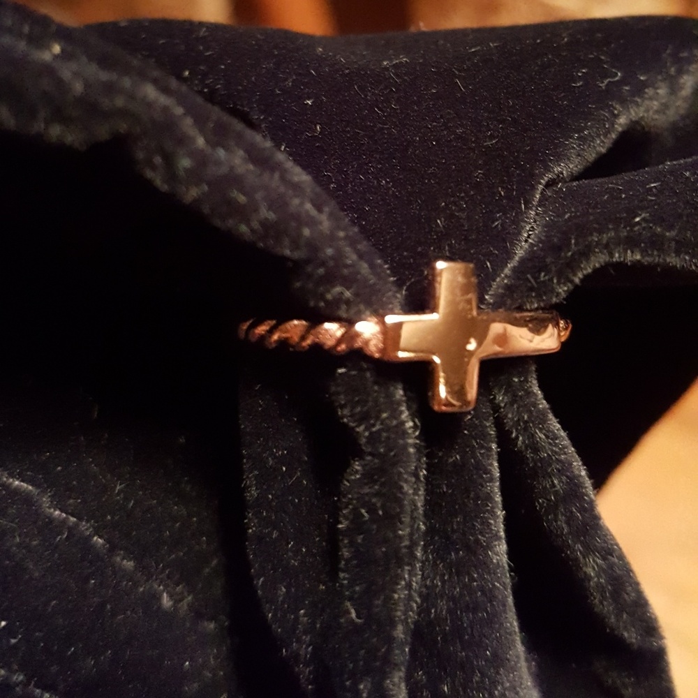Side cross ring